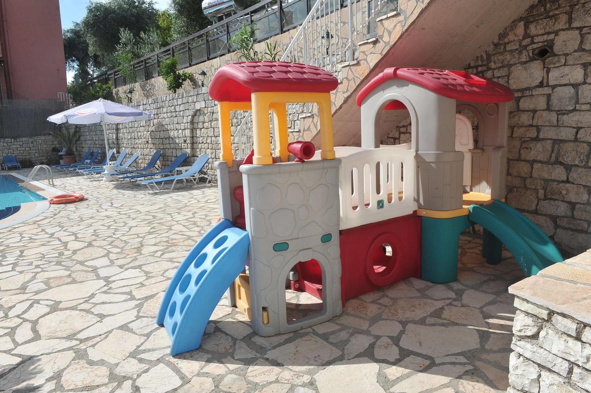 Kerkyra Beach Hotel & Apartments Benitses  Zewnętrze zdjęcie