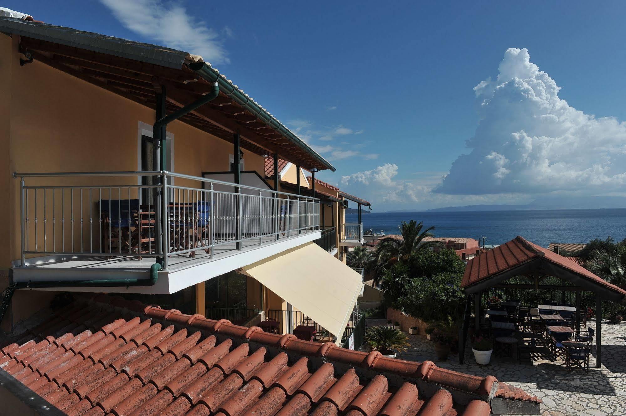 Kerkyra Beach Hotel & Apartments Benitses  Zewnętrze zdjęcie